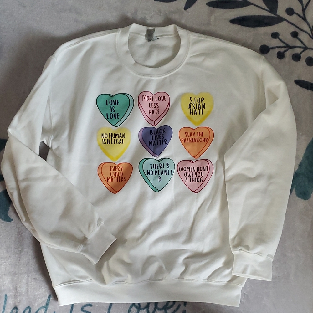 Heart Graphic White Sweatshirt